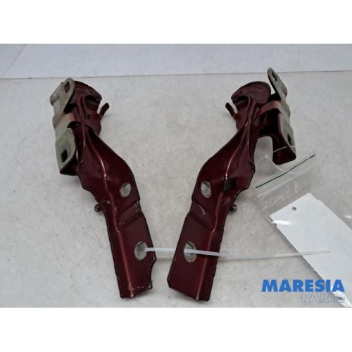 Alfa Romeo - Giulietta - Bonnet Hinge
