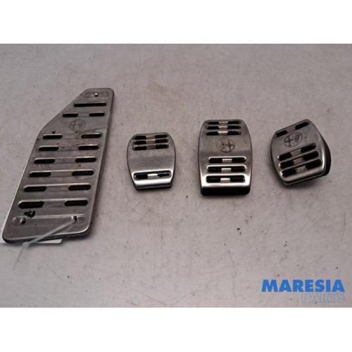 Alfa Romeo - Giulietta - Set of pedals