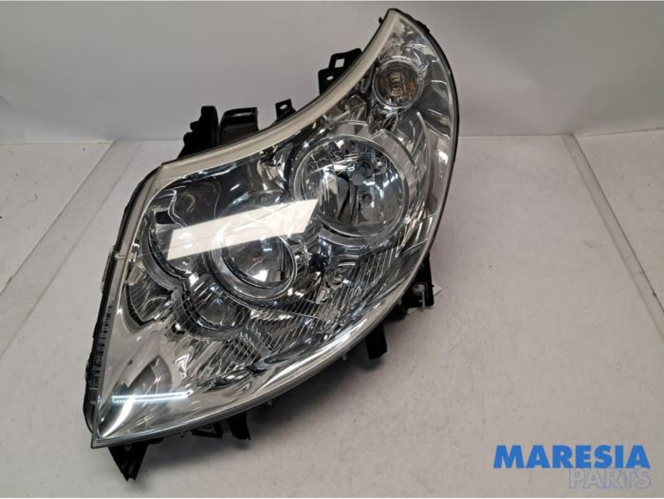 Fiat - Ducato - Koplamp links