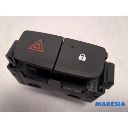 Renault - Trafic - Panic lighting switch