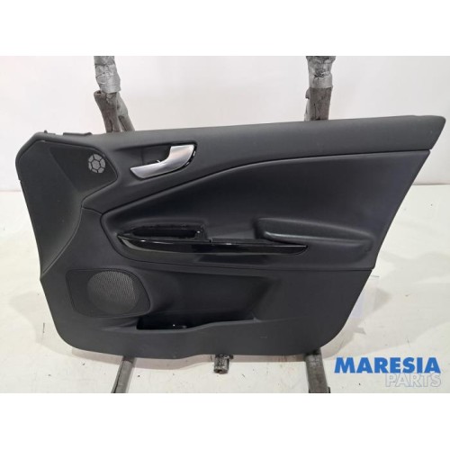 Alfa Romeo - Giulietta - Front door trim 4-door, right