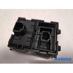 Renault - Trafic - Rear window heating switch