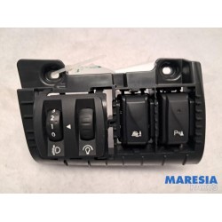 Renault - Trafic - AIH headlight switch