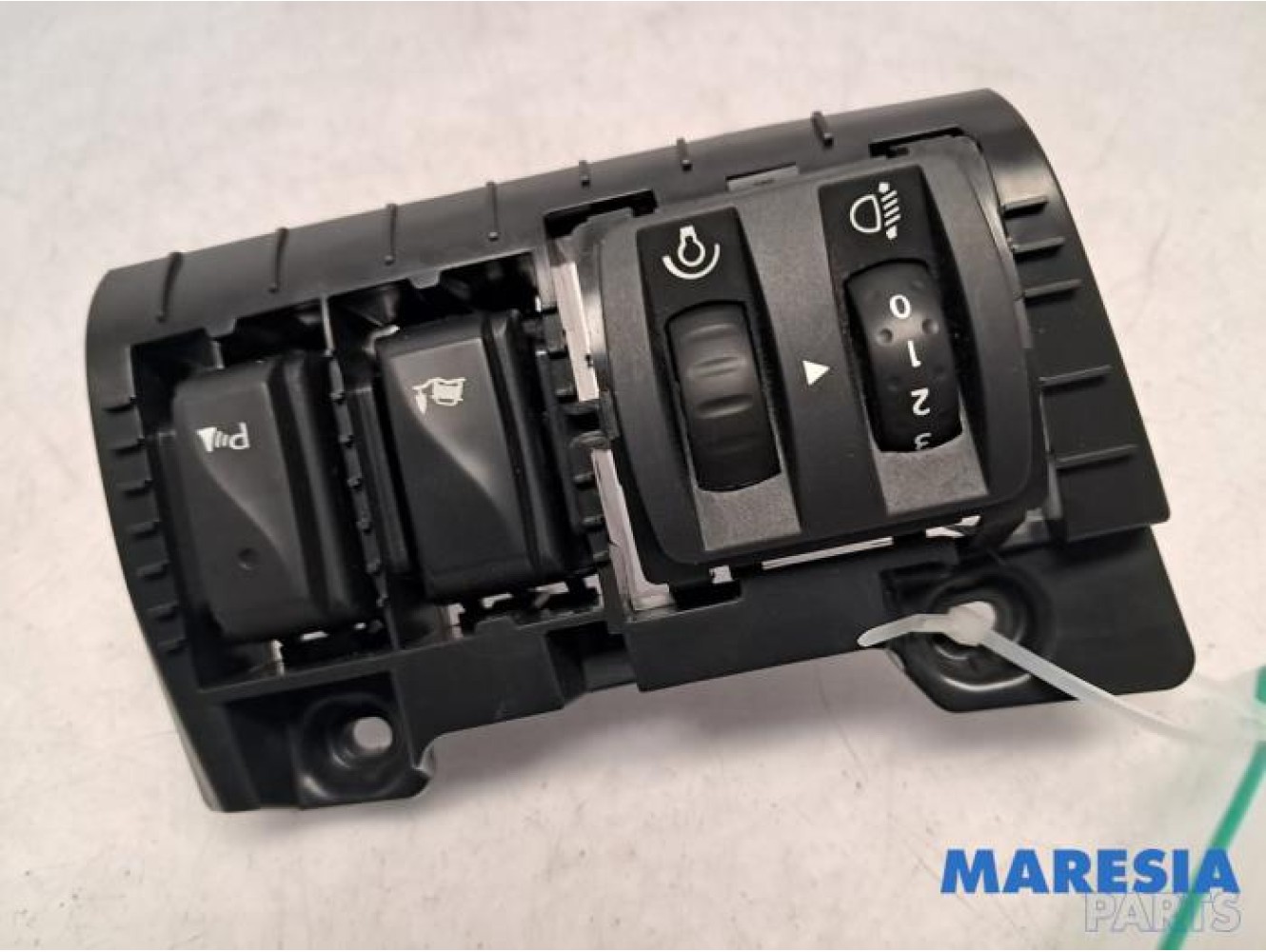 Renault - Trafic - AIH headlight switch