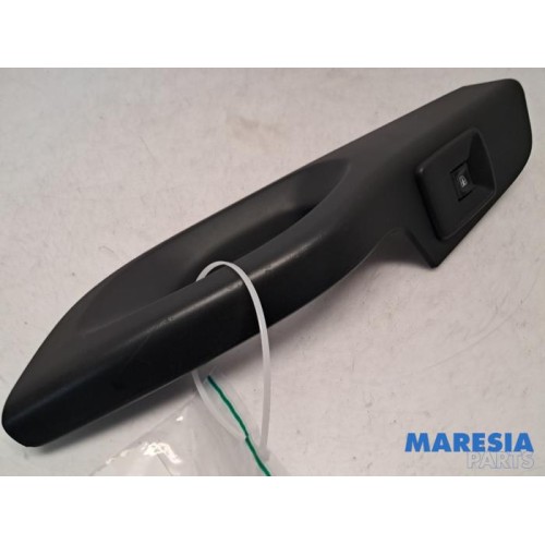 Renault - Trafic - Electric window switch