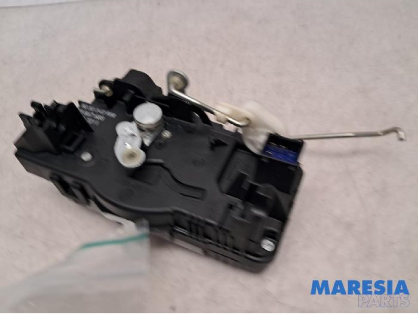 Renault - Trafic - Minibus/van rear door lock mechanism