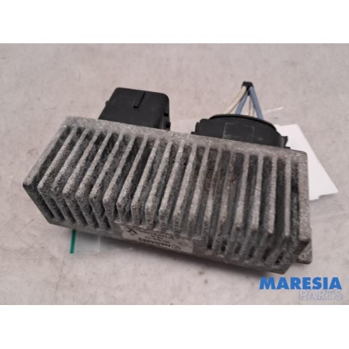 Renault - Trafic - Glow plug relay