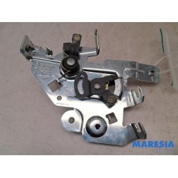 Renault - Trafic - Sliding door lock mechanism, right