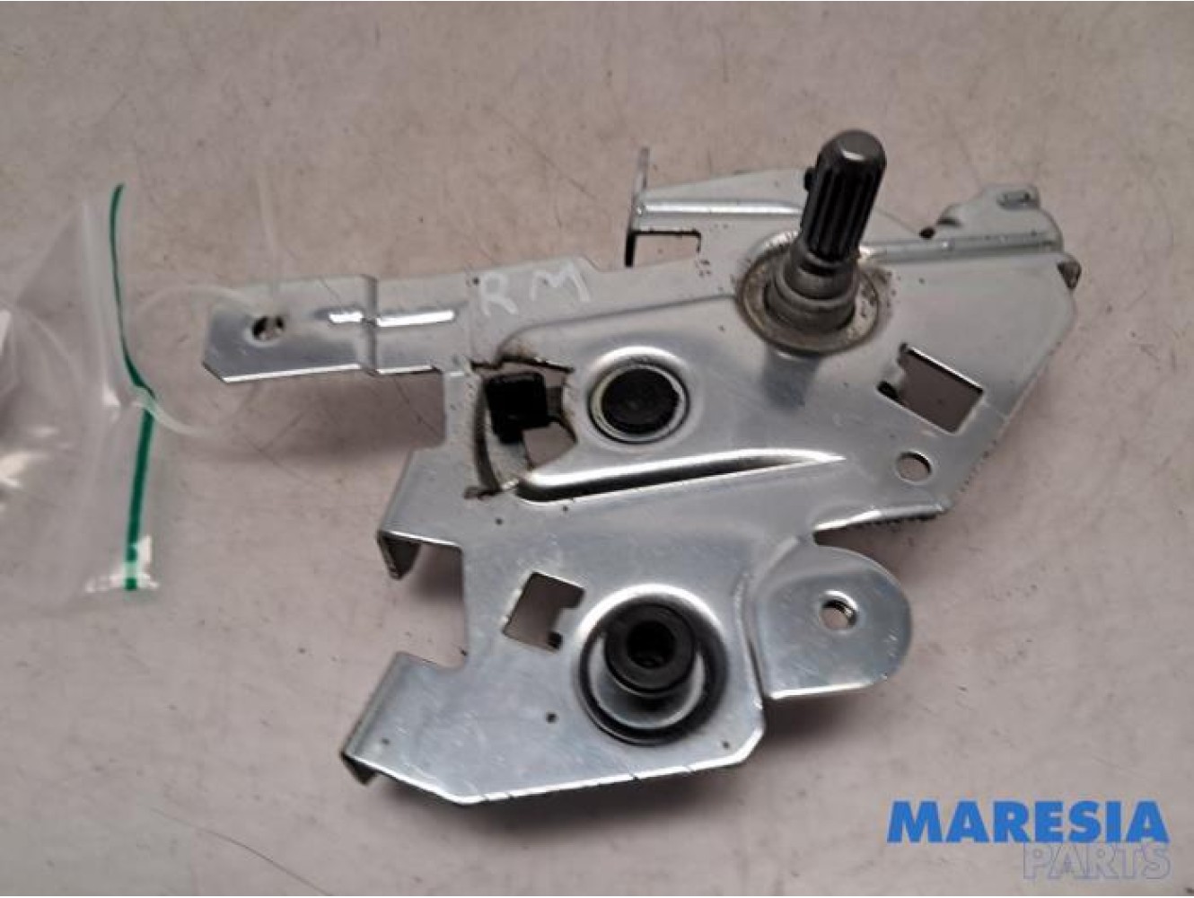 Renault - Trafic - Sliding door lock mechanism, right