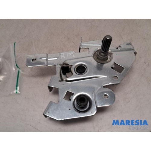 Renault - Trafic - Sliding door lock mechanism, right