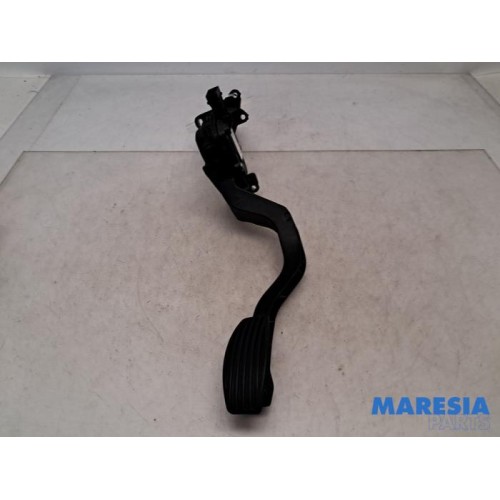 Alfa Romeo - Giulietta - Accelerator pedal