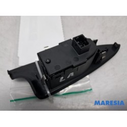 Alfa Romeo - Giulietta - Electric window switch