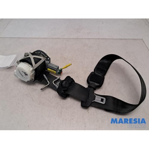 Alfa Romeo - Giulietta - Front seatbelt, right