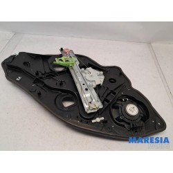 Alfa Romeo - Giulietta - Rear door window mechanism 4-door, right