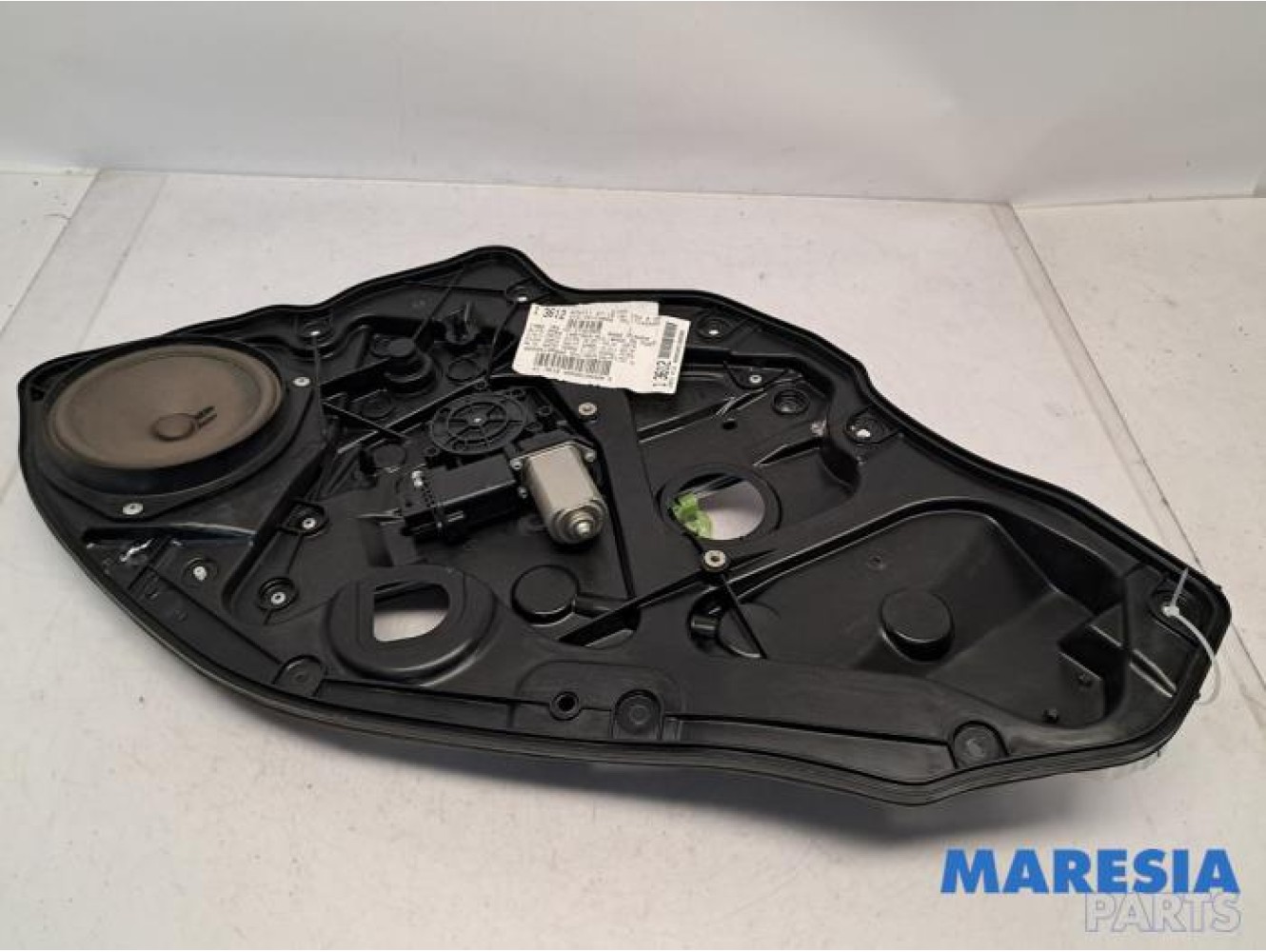 Alfa Romeo - Giulietta - Rear door window mechanism 4-door, right