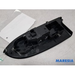 Alfa Romeo - Giulietta - Electric window switch