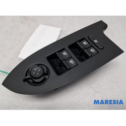 Alfa Romeo - Giulietta - Multi-functional window switch