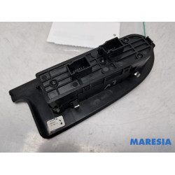 Alfa Romeo - Giulietta - Multi-functional window switch