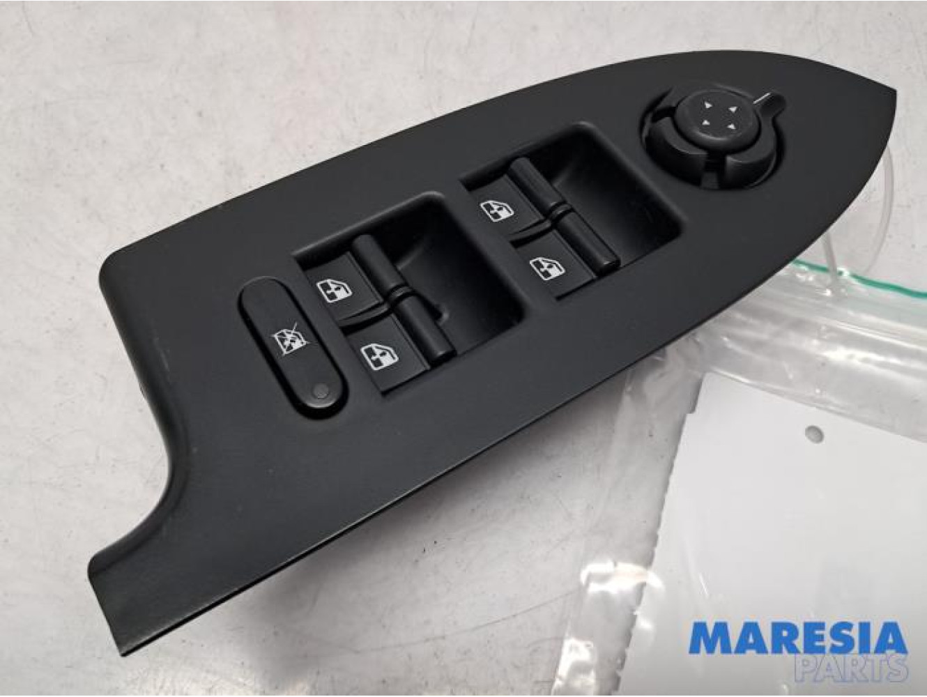 Alfa Romeo - Giulietta - Multi-functional window switch