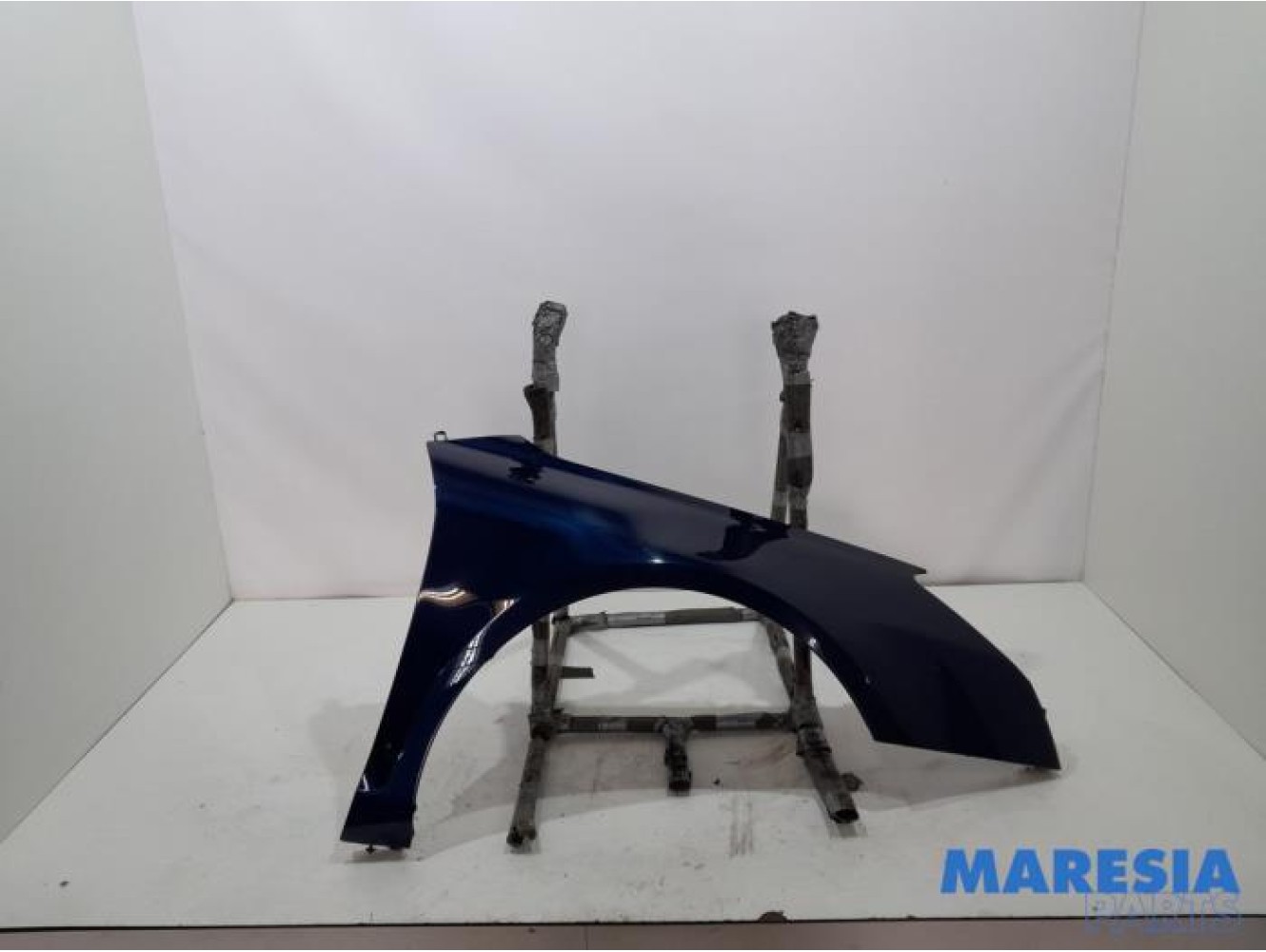 Citroen - C5 - Front wing, right