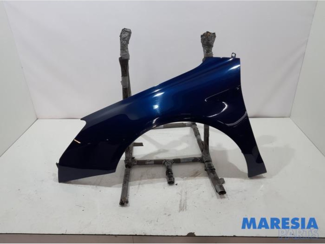 Citroen - C5 - Front wing, left