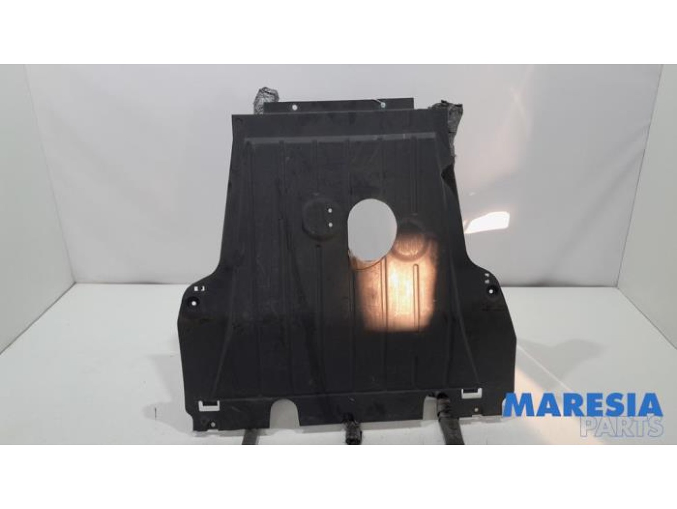 Renault - ZOE - Engine protection panel