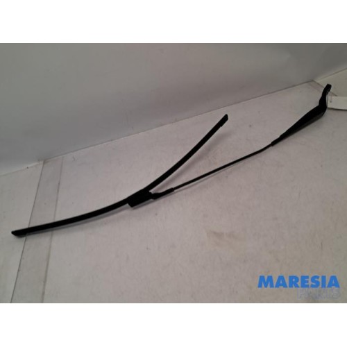 Renault - ZOE - Front wiper arm