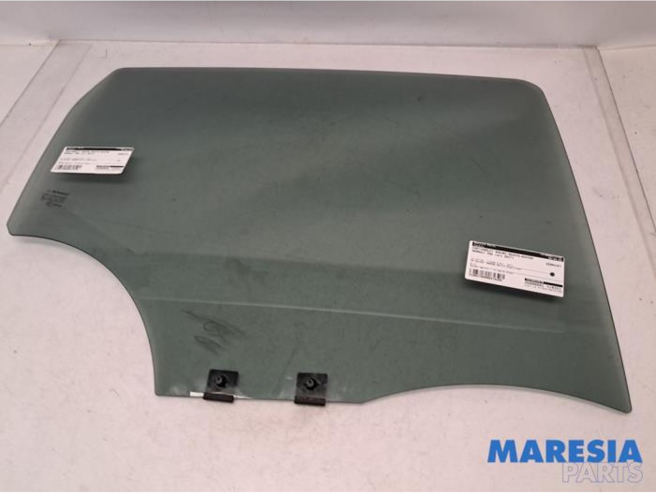 Renault - ZOE - Rear door window 4-door door, rear right
