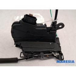Renault - ZOE - Front door lock mechanism 4-door, right