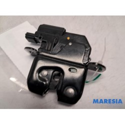 Renault - ZOE - Tailgate lock mechanism