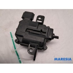 Renault - ZOE - Tank flap lock motor
