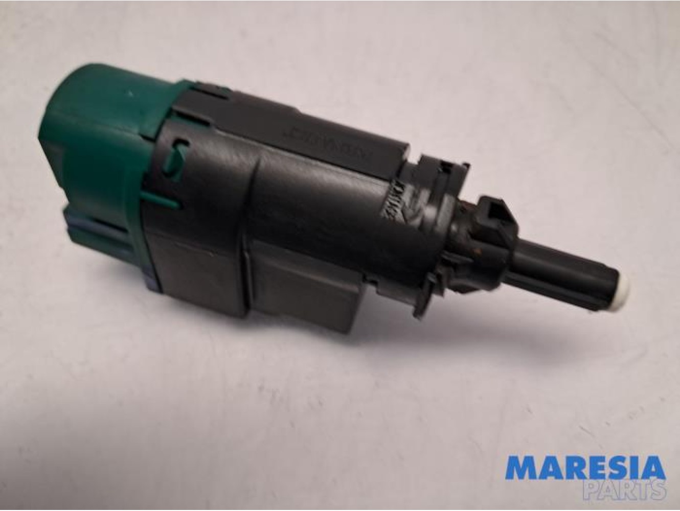 Renault - ZOE - Brake light switch
