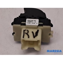 Renault - ZOE - Electric window switch