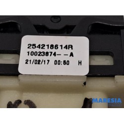 Renault - ZOE - Electric window switch