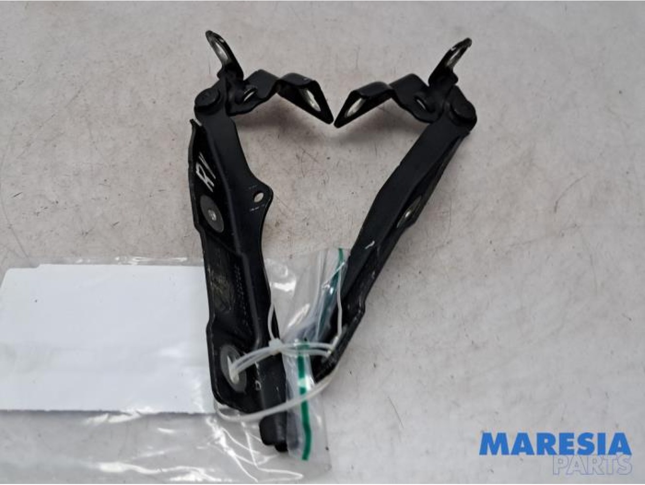 Citroen - DS3 - Bonnet Hinge