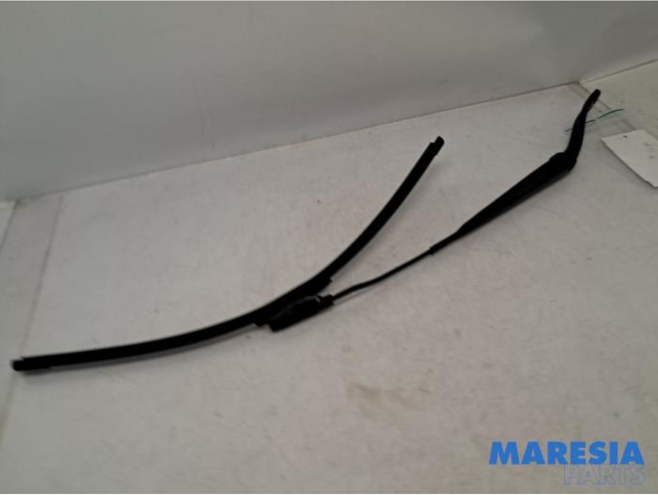 Citroen - DS3 - Front wiper arm