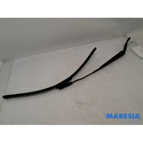 Citroen - DS3 - Front wiper arm
