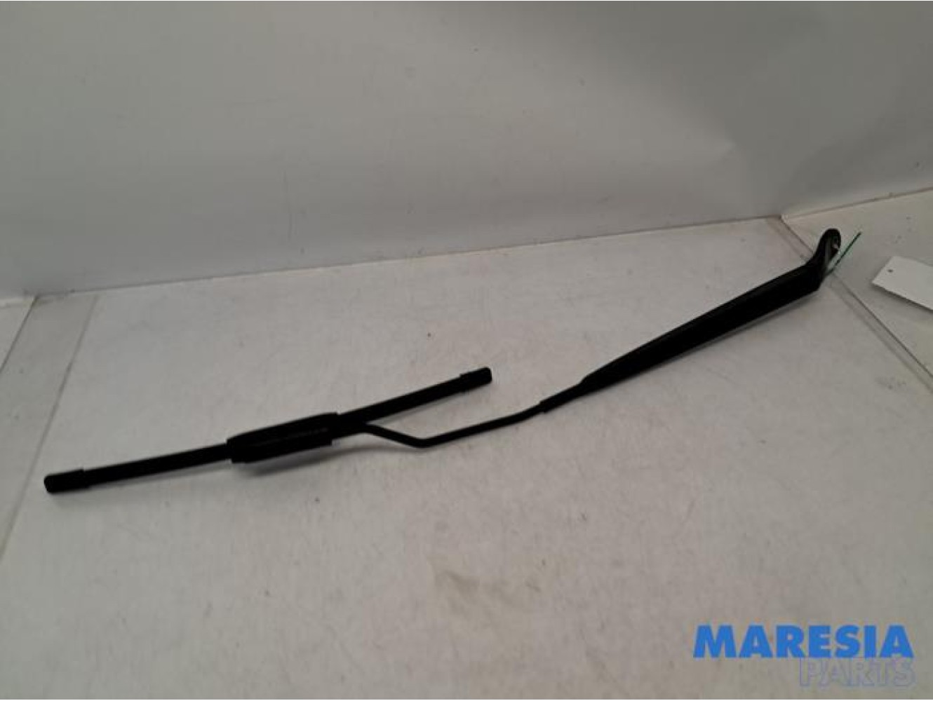 Citroen - DS3 - Front wiper arm