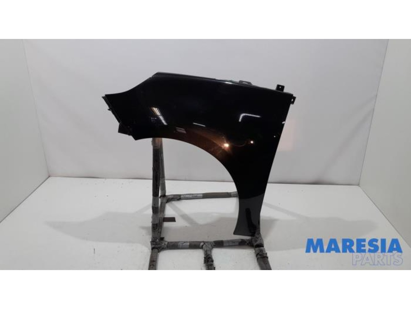 Renault - Grand Scenic - Front wing, left