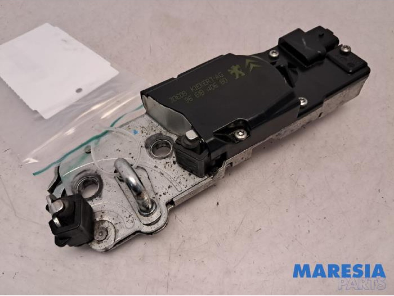 Citroen - C5 - Tailgate lock mechanism
