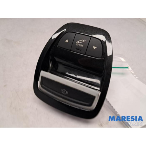 Citroen - C5 - Parking brake switch
