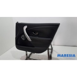 Renault - Megane - Front door trim 4-door, right
