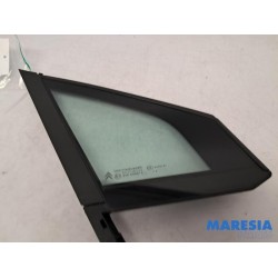Citroen - C5 - Quarter light, front right