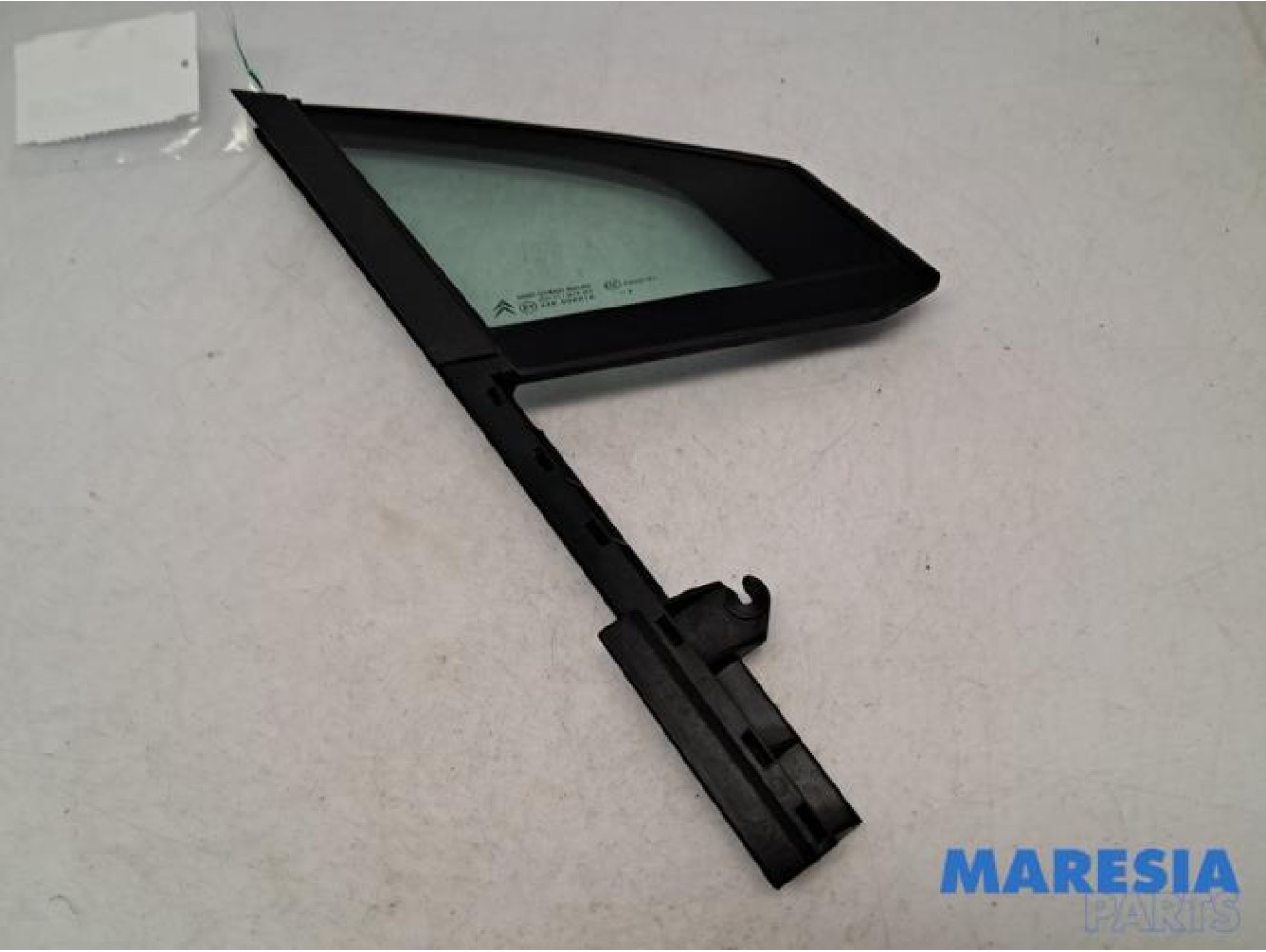 Citroen - C5 - Quarter light, front right