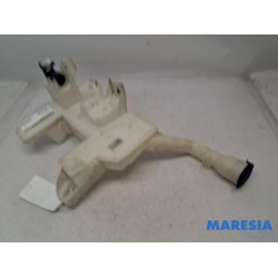 Citroen - C5 - Front windscreen washer reservoir