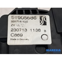 Fiat - Punto - Door lock mechanism 4-door, front left