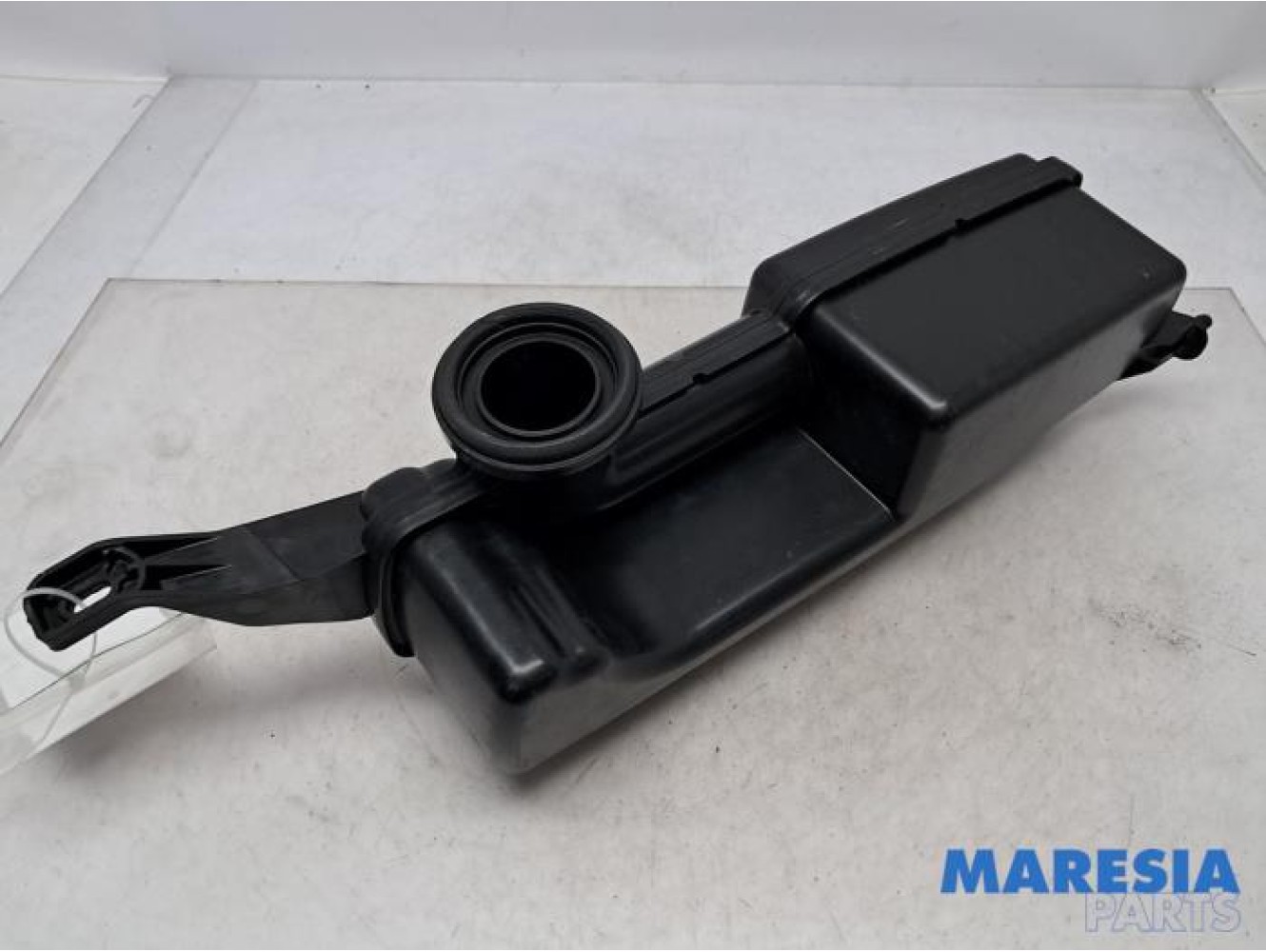 Citroen - C5 - Resonance housing