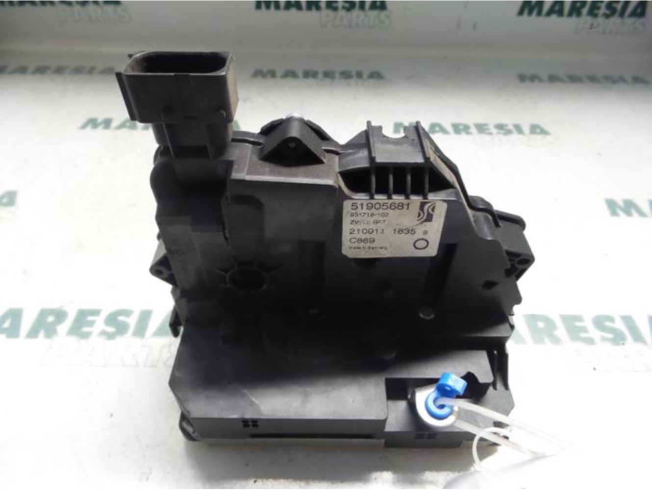 Fiat - Punto - Front door lock mechanism 4-door, right