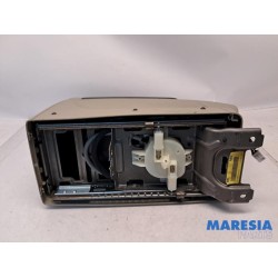 Renault - Grand Scenic - Middle console
