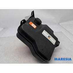 Citroen - C5 - Power steering fluid reservoir